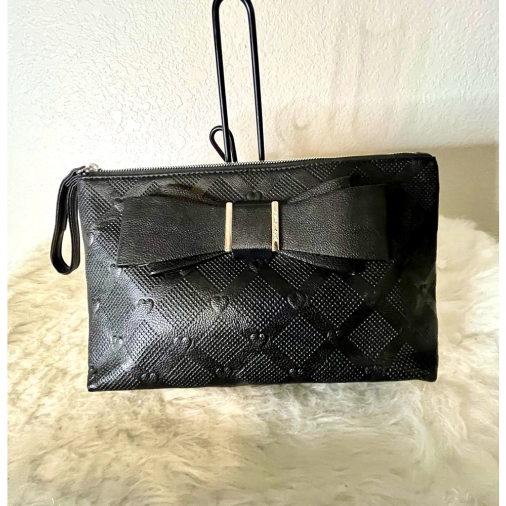 Betsey Johnson T-bottom Bow Wristlet Makeup Bag Black